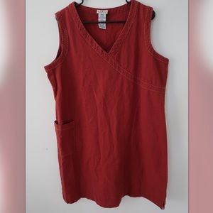 5/$25 Burgundy smock shirt with pocket